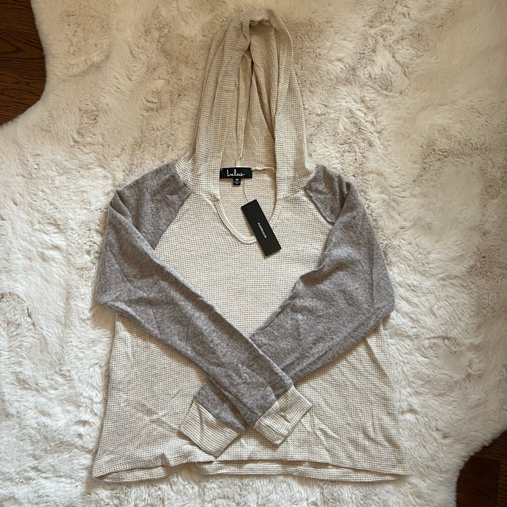 BLACK FRIDAY SALE: Lulus Soft Sweatshirt